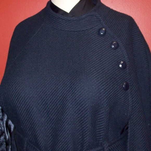 Joan Rivers coat size XL  Navy button Collar cape with tie belt.  XL - Picture 11 of 14